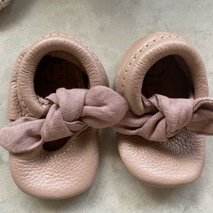 Freshly Picked knotted bow moccasins
